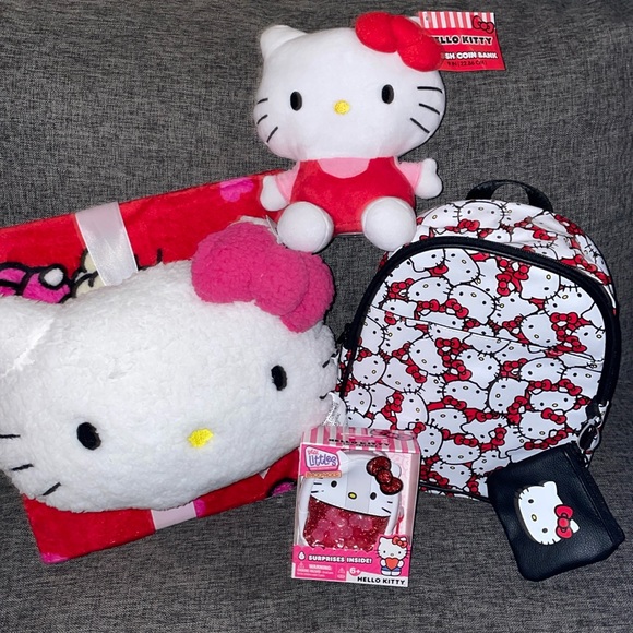 Hello Kitty Other - 24HR DROP ⬇️ 4PC Hello Kitty Valentines Day Bundle